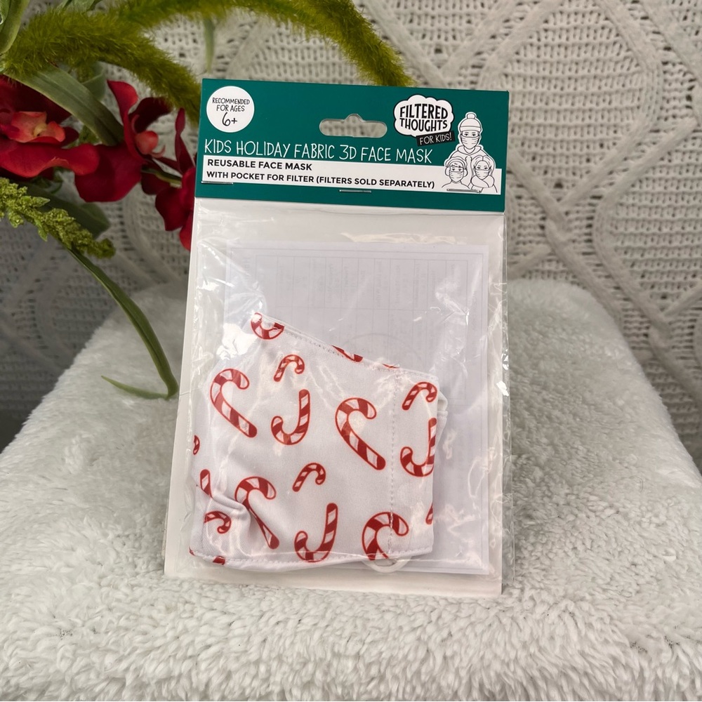 NWT PAVILION CARES | 3 Kid's Holiday Fabric 3D Reusable Face Masks 6+ - Picture 8 of 10